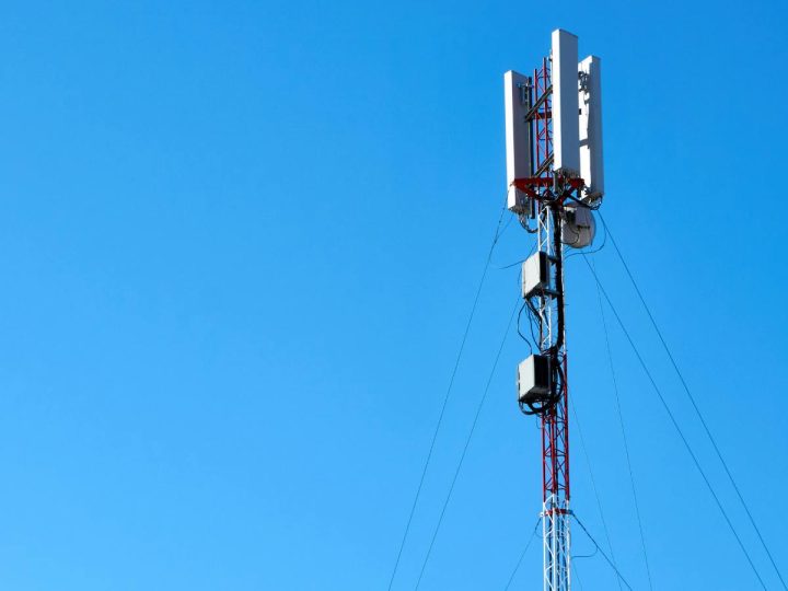 Do Rapid Radios Work During Cell Tower Outages? Exploring Their Reliability